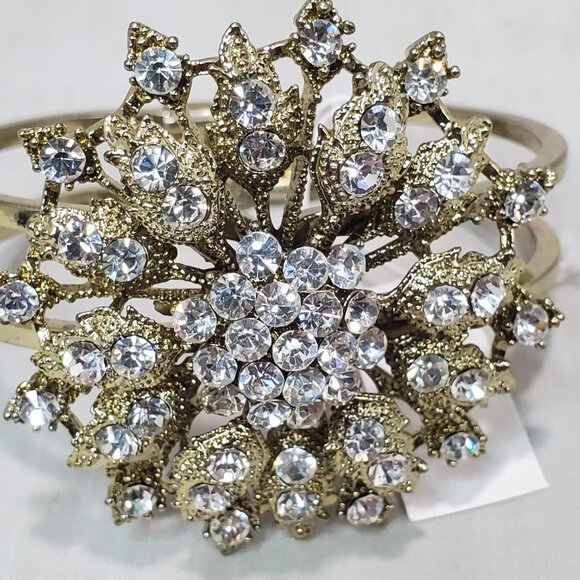 Bijou Vintage Art Deco Style Gold Tone Metal Filigree Rhinestone Floral Bracelet - Picture 2 of 9